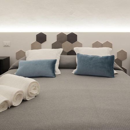 B22 - Comfy Beautiful Loft Apartment Monopoli Bagian luar foto