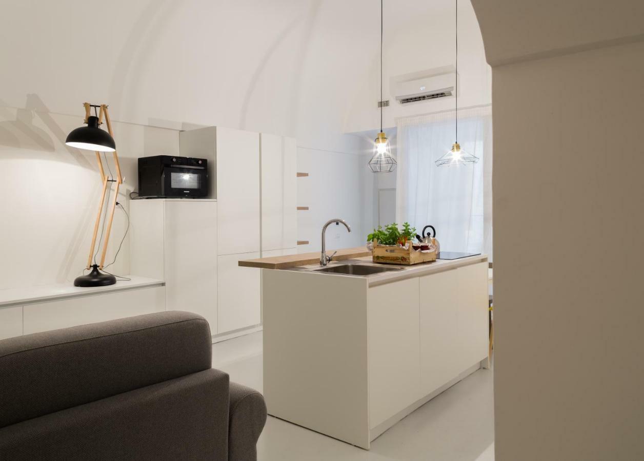 B22 - Comfy Beautiful Loft Apartment Monopoli Bagian luar foto