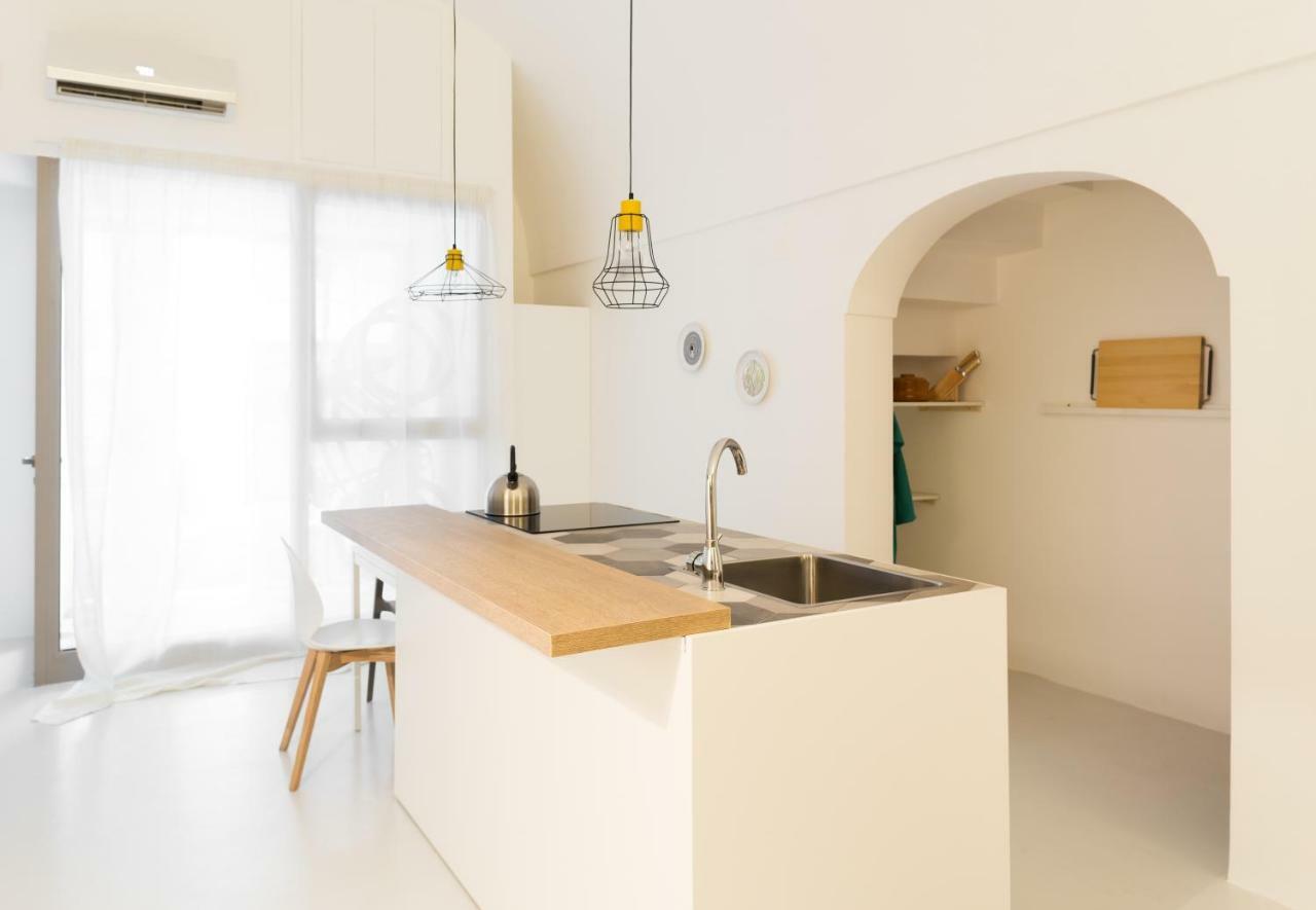 B22 - Comfy Beautiful Loft Apartment Monopoli Bagian luar foto