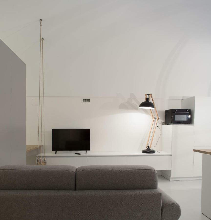 B22 - Comfy Beautiful Loft Apartment Monopoli Bagian luar foto